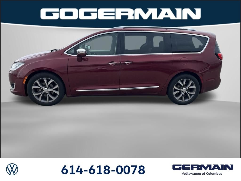 Used 2018 Velvet Chrysler Limited image 4