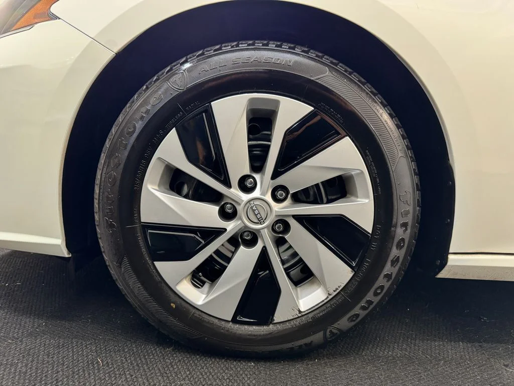 Used 2024 White Nissan 2.5 S image 12