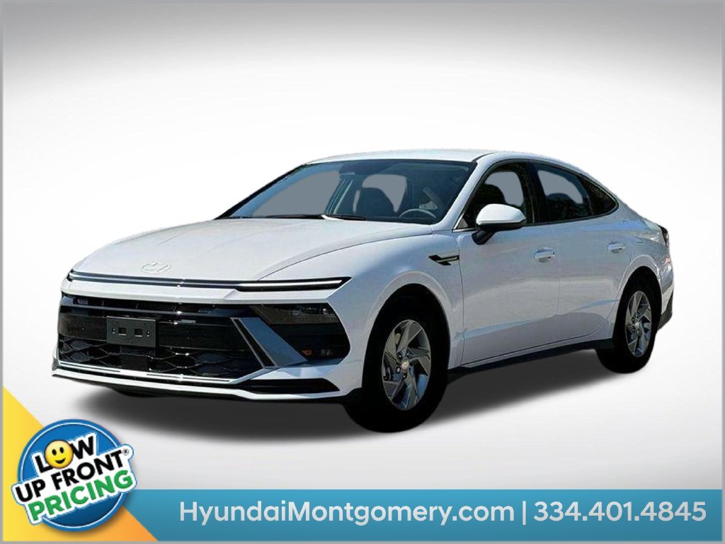 New 2025 White Hyundai SE image 20