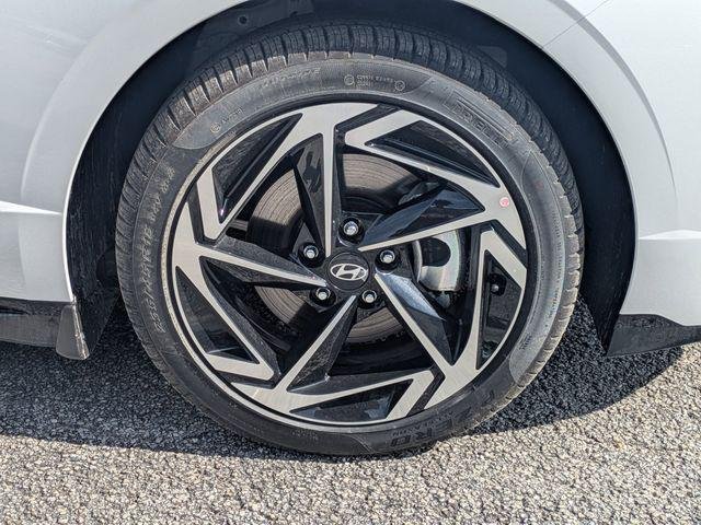 New 2026 White Hyundai SEL Sport image 11