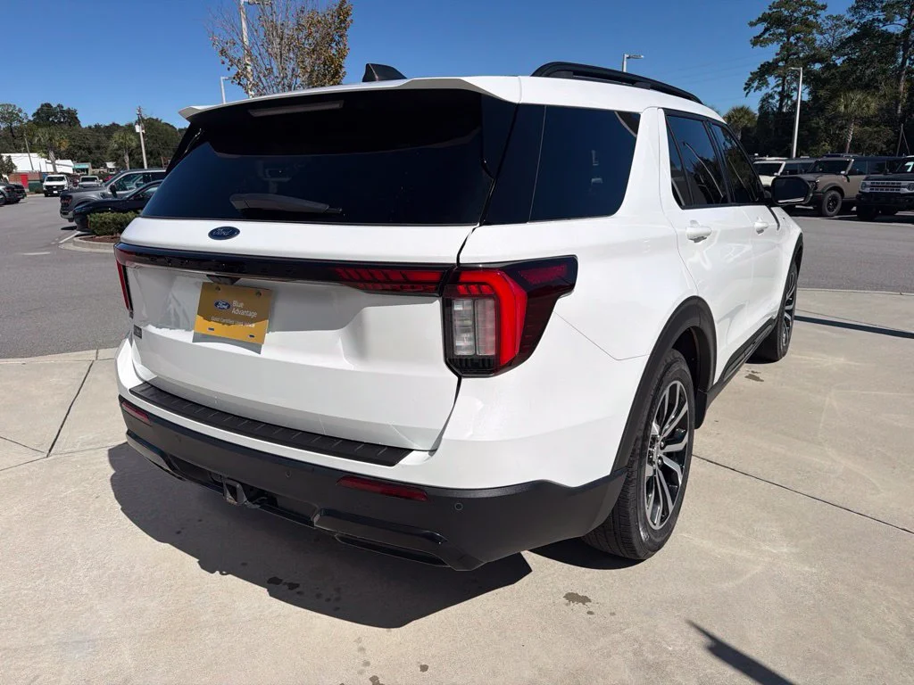 Certified Used 2025 Star White Ford ST-Line image 11