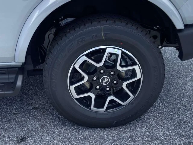 New 2026 White Ford Outer Banks image 7