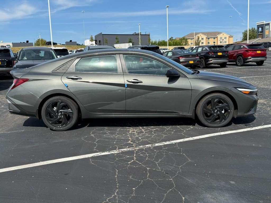 New 2026 Gray Hyundai SEL Sport Plus image 17