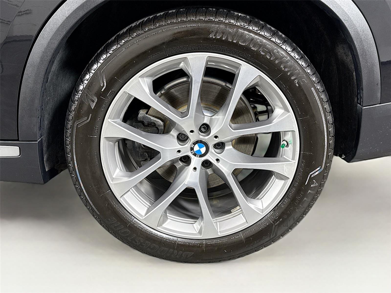 Used 2019 Black Sapphire Metallic BMW xDrive40i image 48