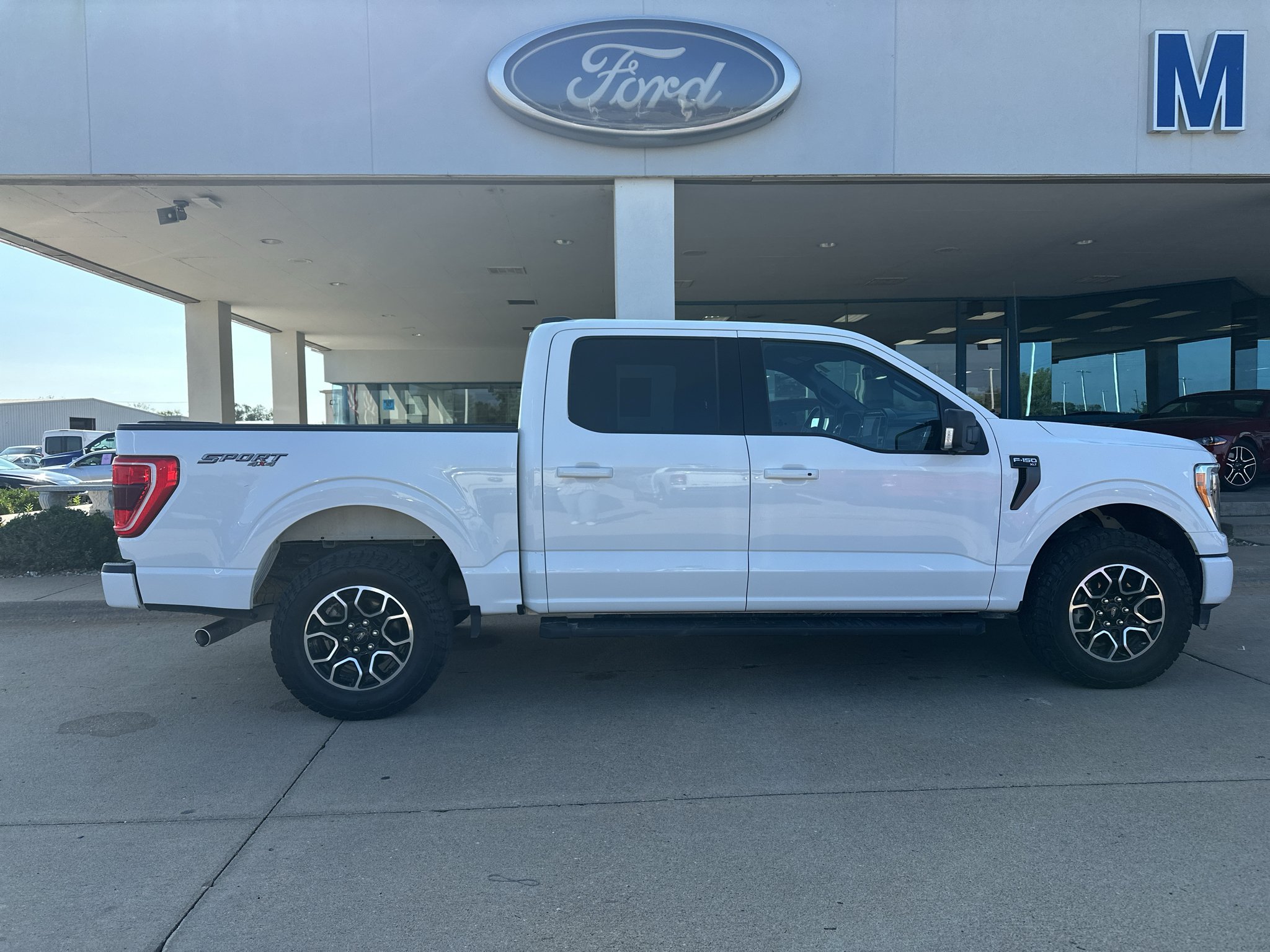 Used 2023 Oxford White Ford XLT image 10