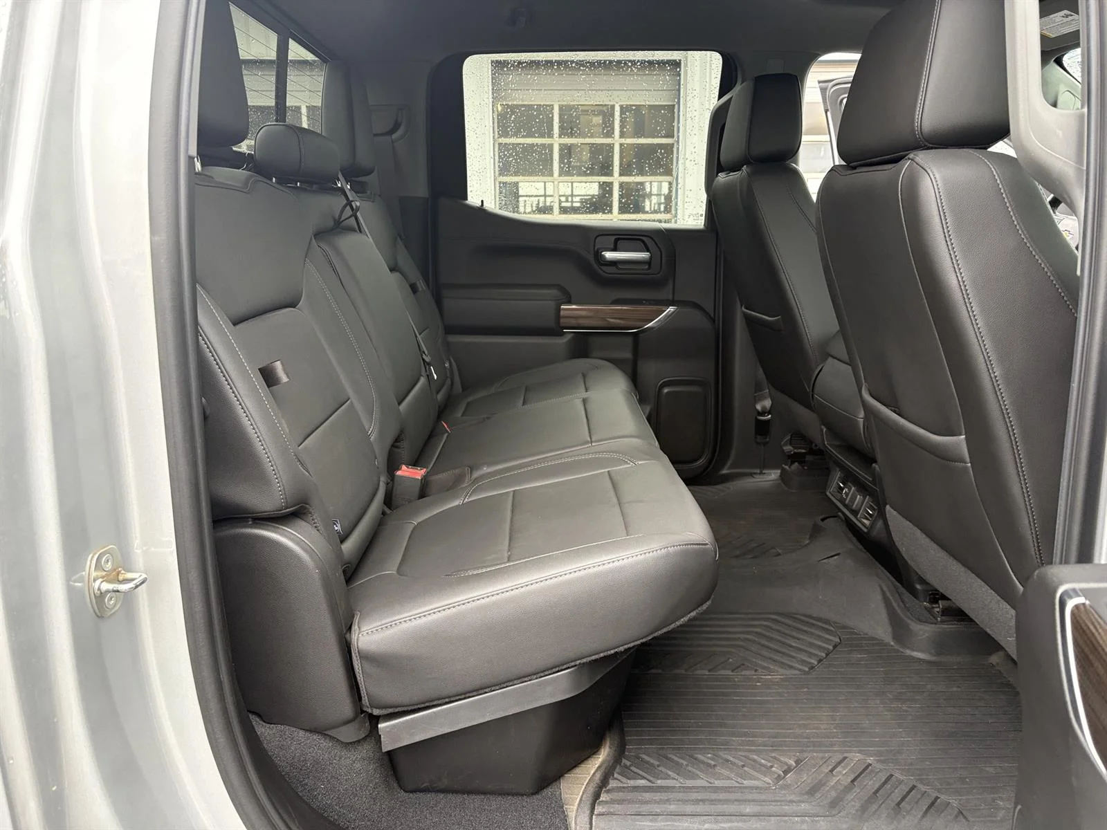 Used 2020 SILVER ICE METALLIC Chevrolet LT image 17