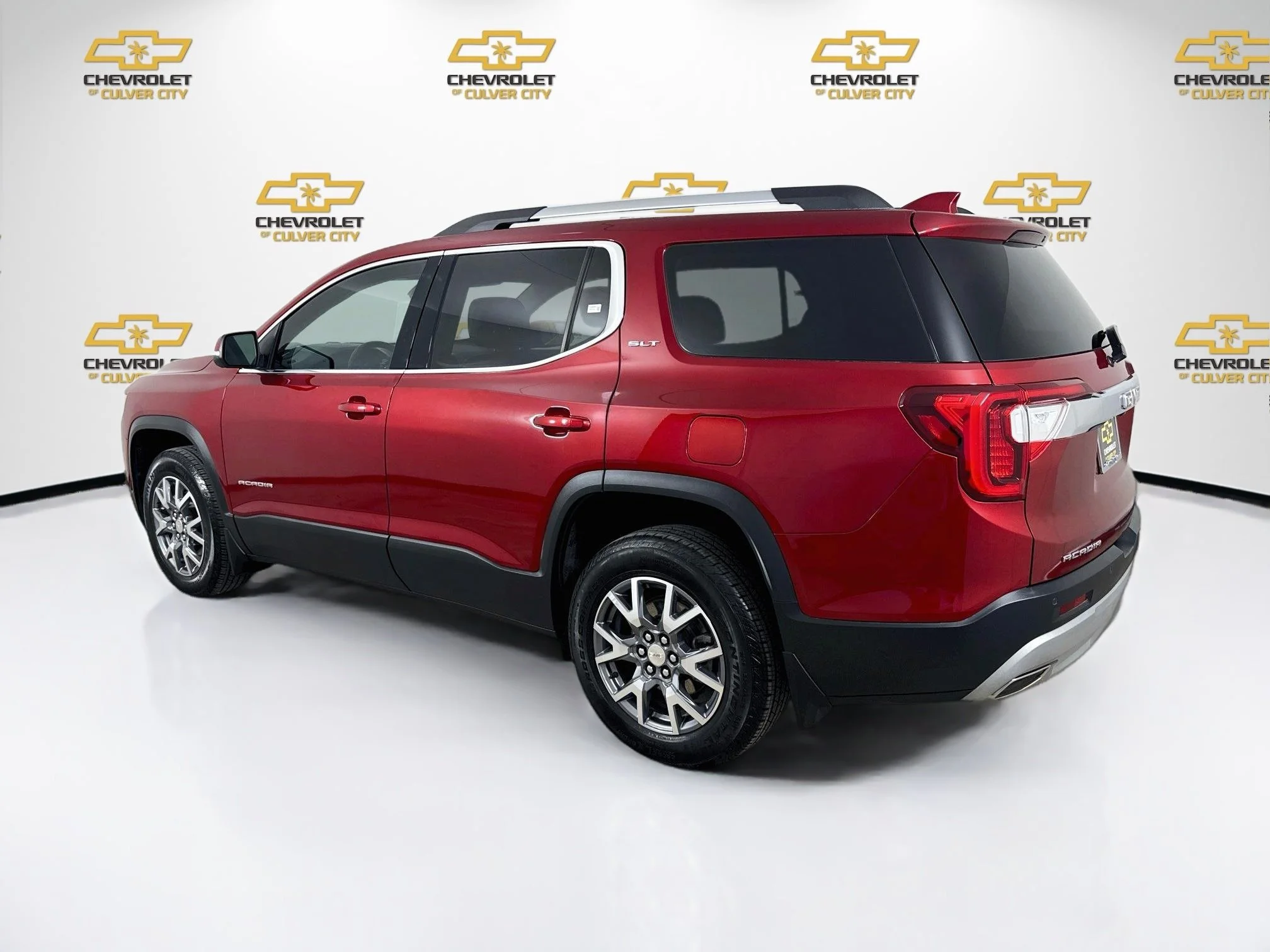 Used 2023 Volcanic Red Tintcoat GMC SLT image 6