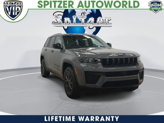 New 2027 Sting-Gray Clear-Coat Paint Jeep Laredo Altitude image 6