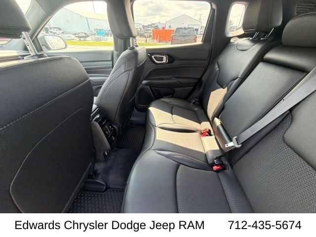 New 2026 Bright White Clear-Coat Exterior Paint Jeep Trailhawk image 29