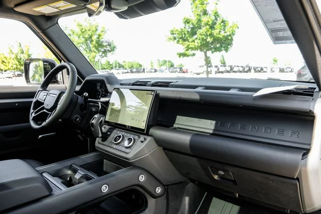 New 2026 Borasco Grey Land Rover X-Dynamic SE image 16