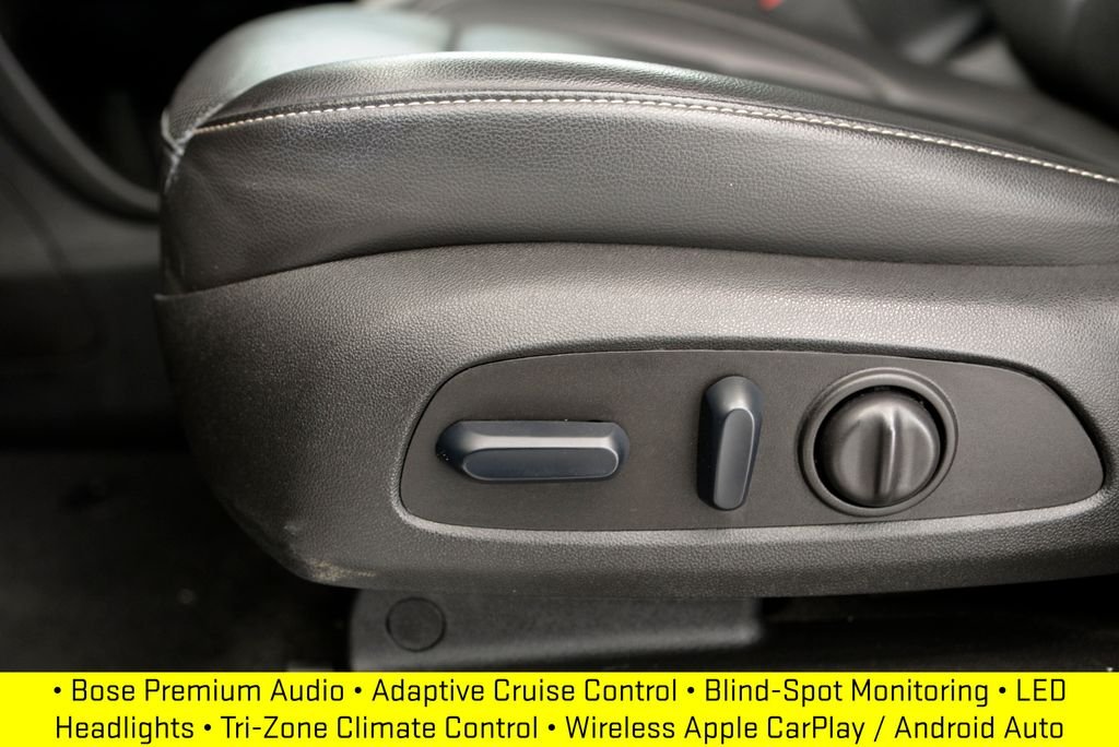 2023 GMC Acadia SLT - Photo 16