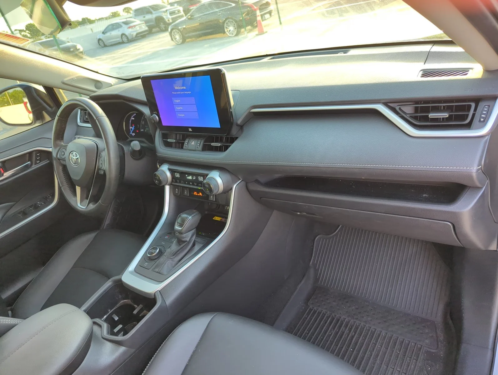 Used 2024 Silver Sky Metallic Toyota Hybrid XLE Premium image 27
