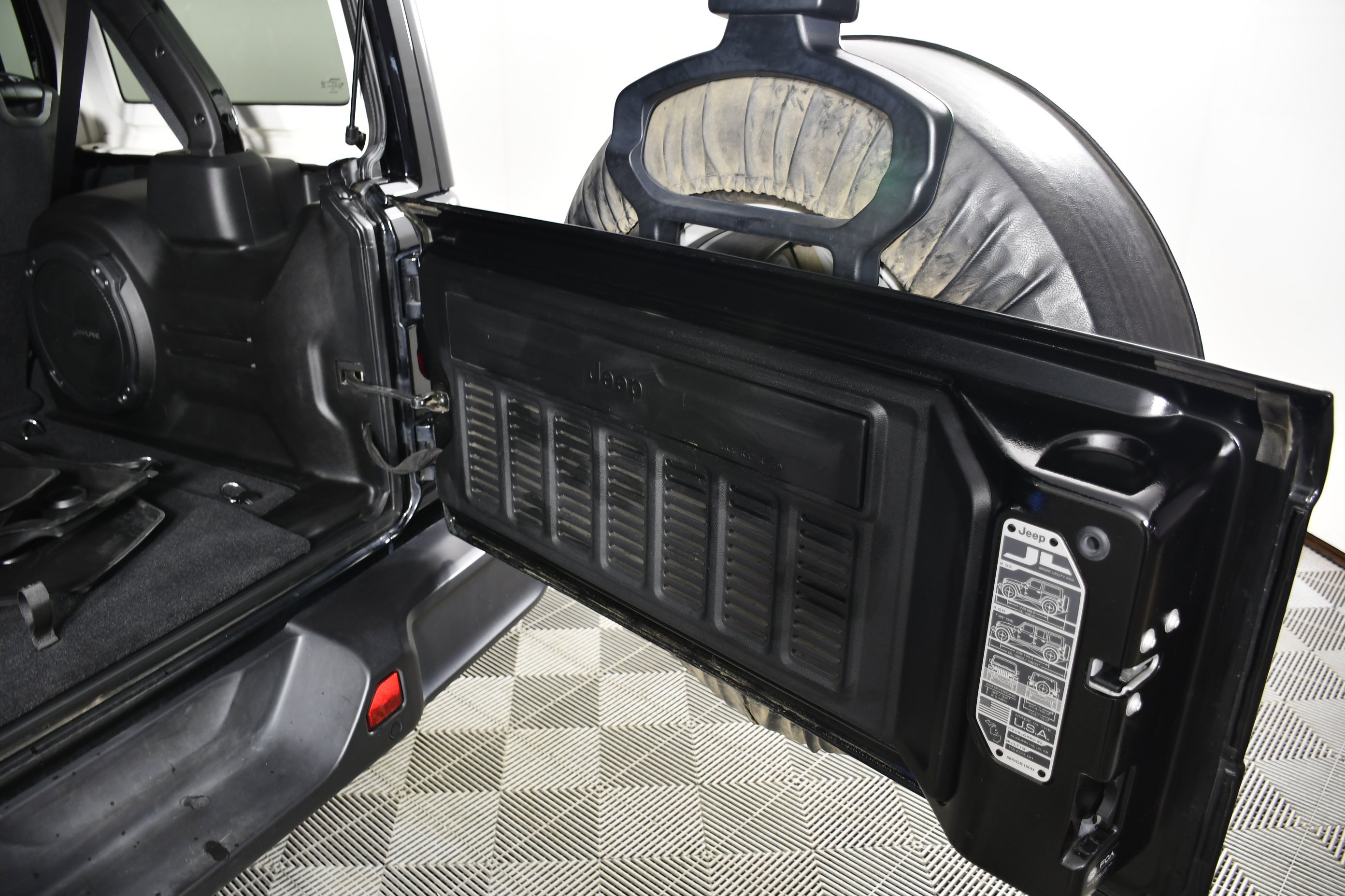 Used 2024 Black Clearcoat Jeep Sahara image 49