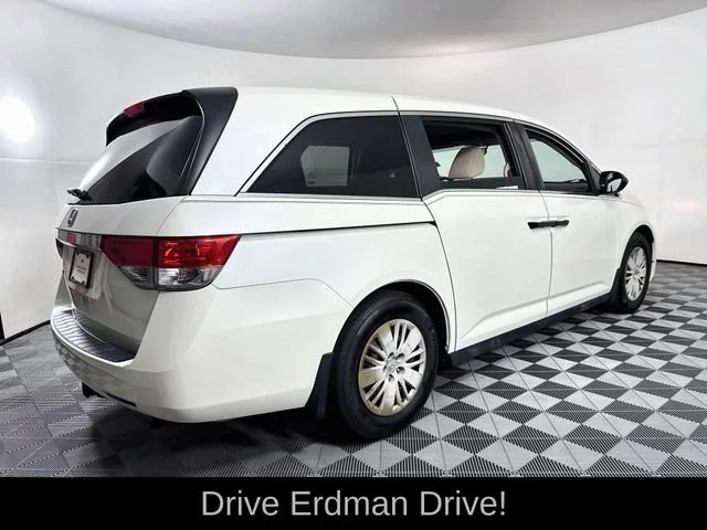 Used 2015 White Honda LX image 23