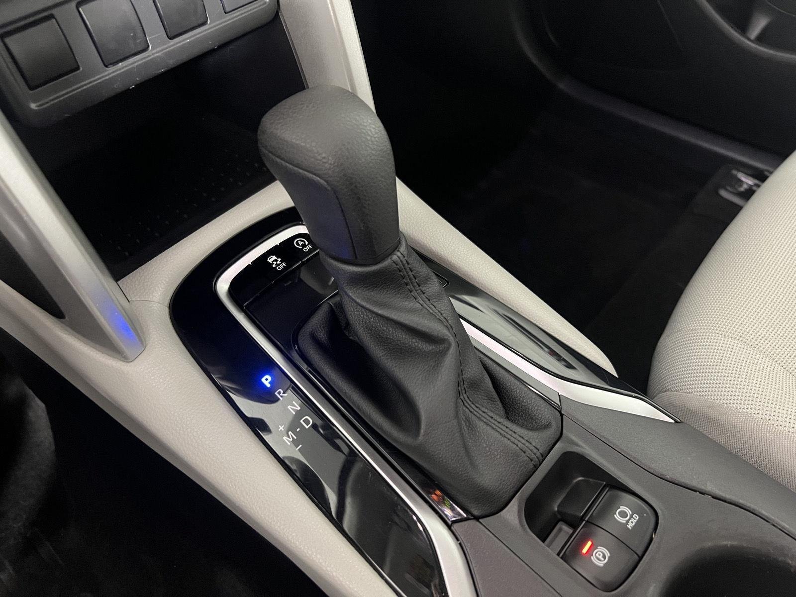Used 2022 Wind Chill Pearl Toyota L image 28