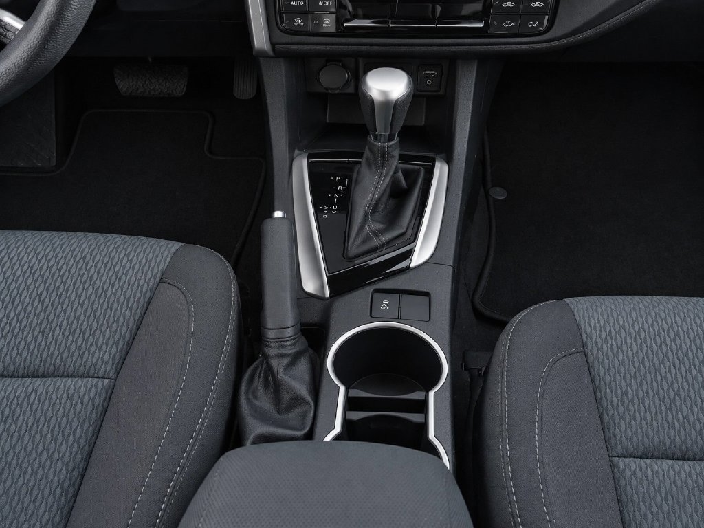 Used 2017 Silver Toyota LE image 12