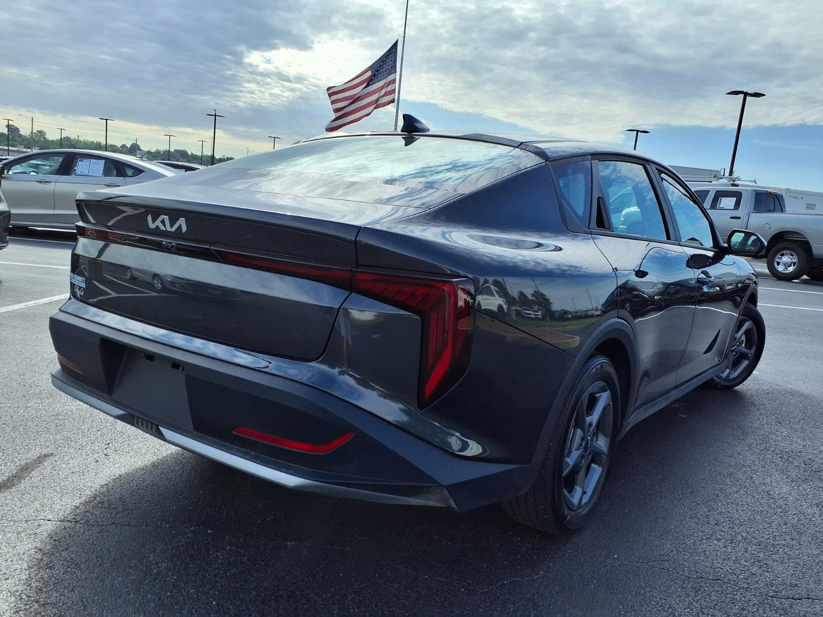 Used 2025 Gray Kia LXS image 27