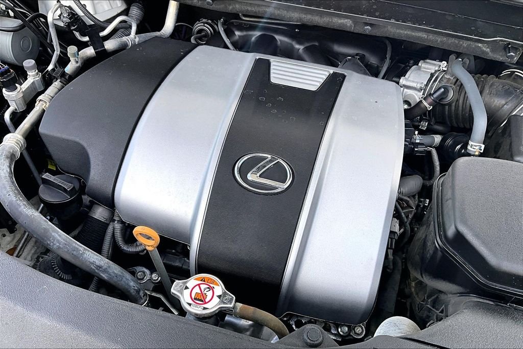 Used 2019 White Lexus 350 image 31