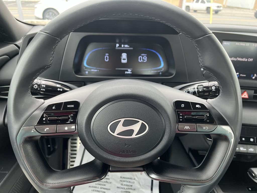 2025 Hyundai Elantra SEL - Photo 14