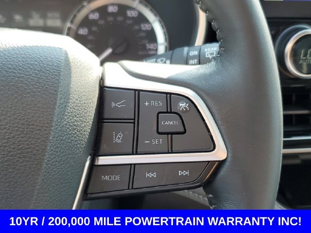 2025 Toyota Highlander XLE - Photo 16