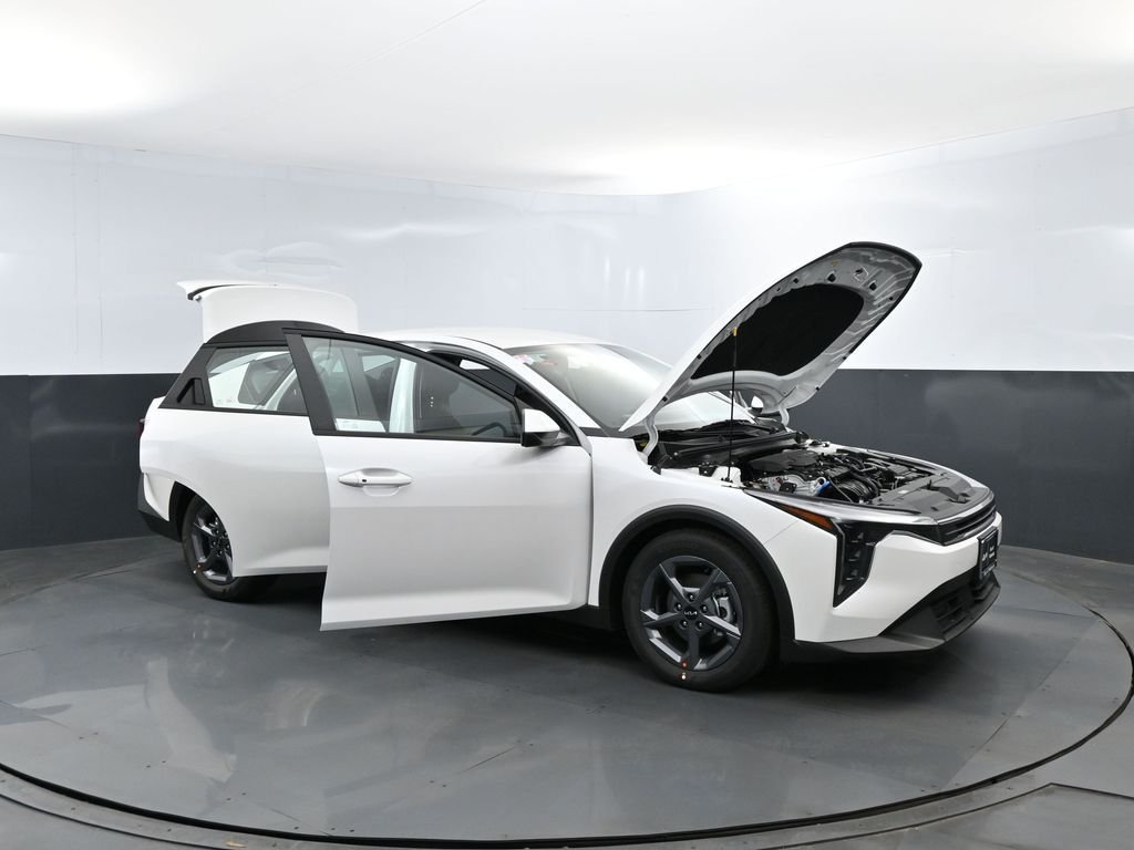 New 2026 Snow White Pearl Kia LXS image 26