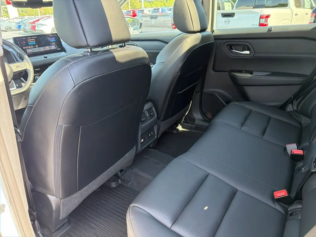 Used 2024 Qbe/everest Wh Nissan SL image 14