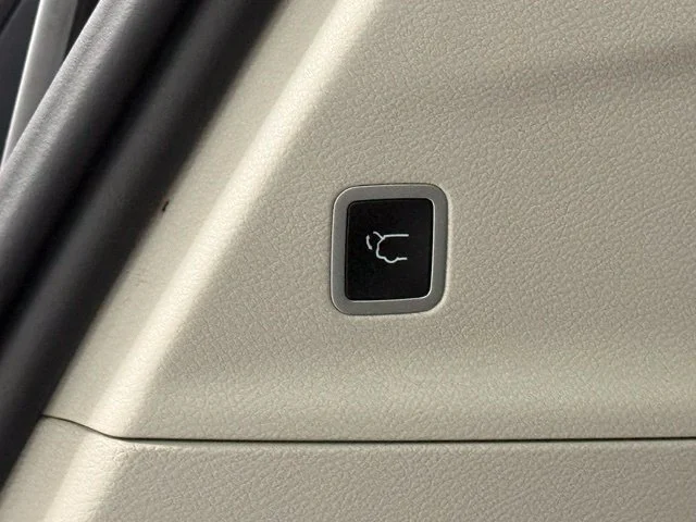 Used 2024 White Chrysler Touring L image 35