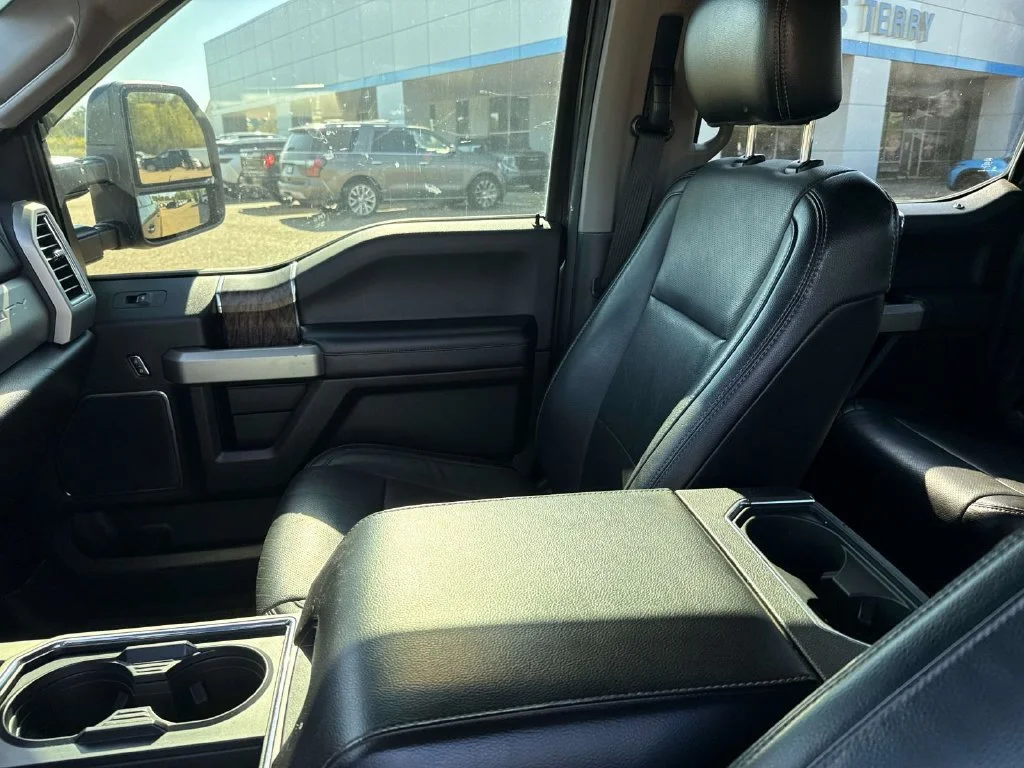 Used 2017 Gray Ford Lariat image 22