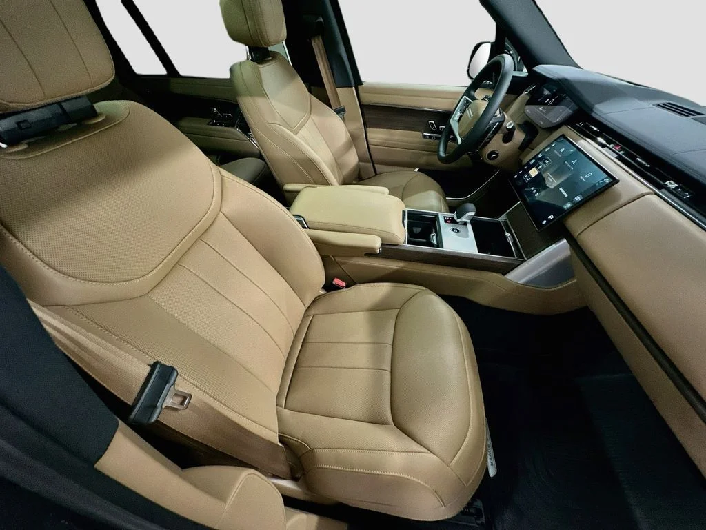 New 2026 Belgravia Green Metallic Land Rover SE image 30