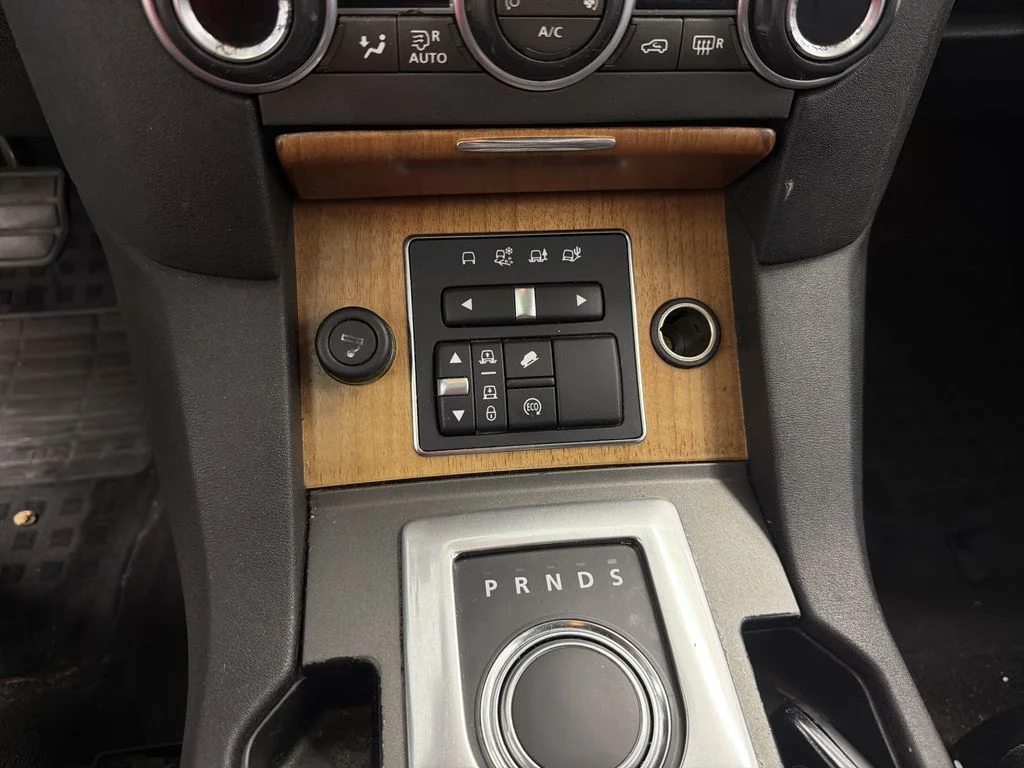 Used 2015 Black Land Rover Base image 23
