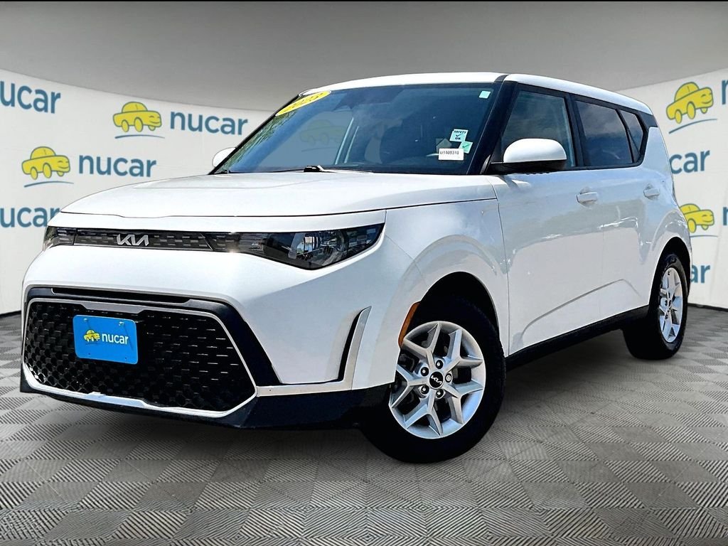 Used 2023 White Kia LX image 3