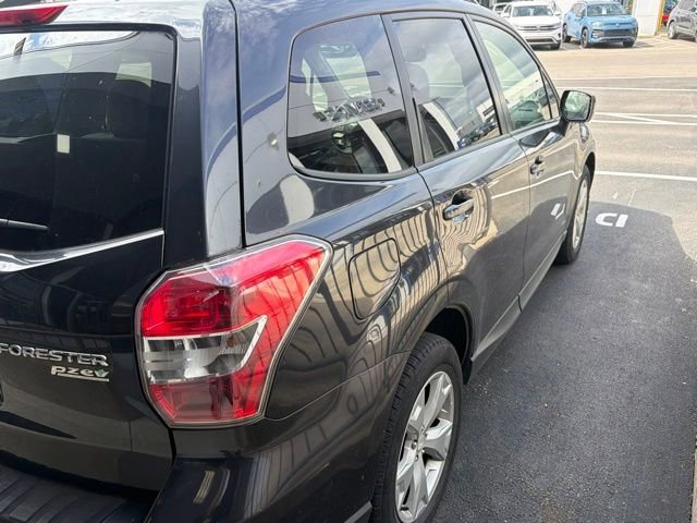 Used 2015 Dark Gray Metallic Subaru 2.5i Premium image 4