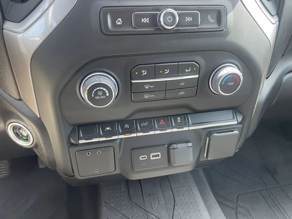 Used 2022 Summit White Chevrolet Custom image 22