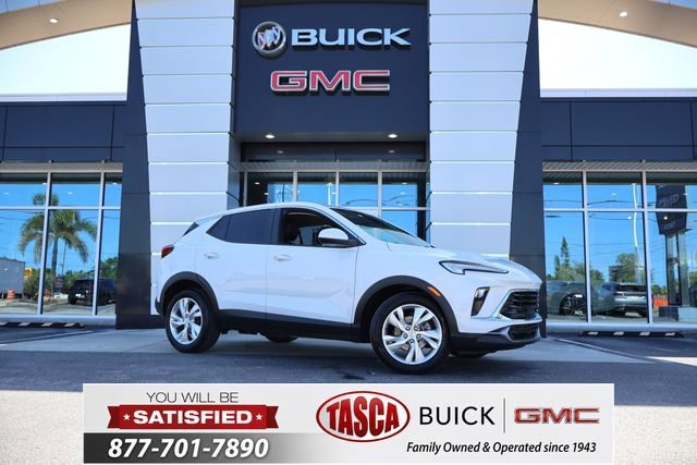 Used 2025 Summit White Buick Preferred image 1