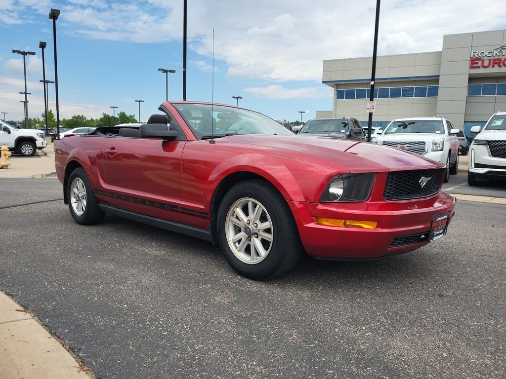 Used 2007 Red Ford V6 Deluxe image 10
