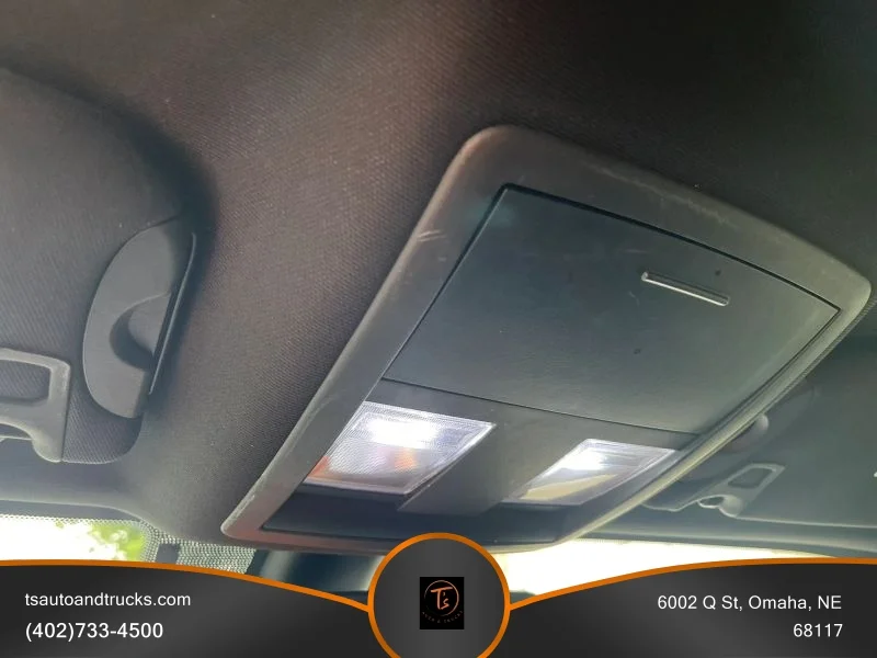 Used 2016 White Dodge R/T Scat Pack Coupe 2D image 22