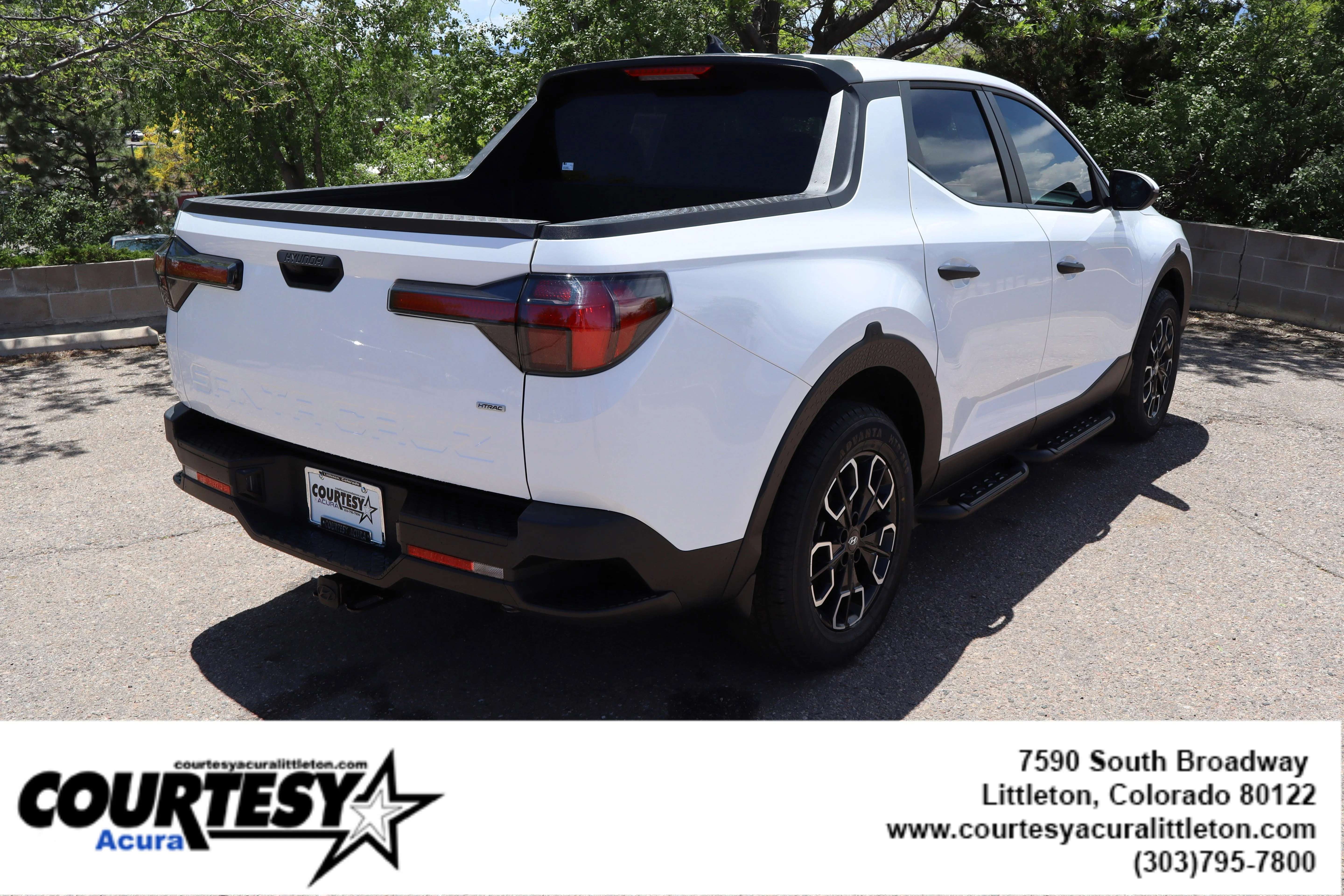 Used 2024 Atlas White Hyundai SEL image 6
