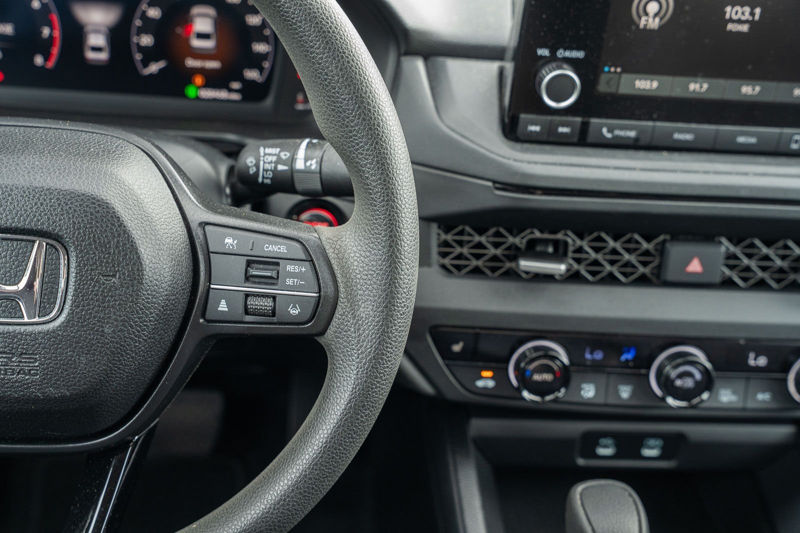 2025 Honda Accord SE - Photo 28