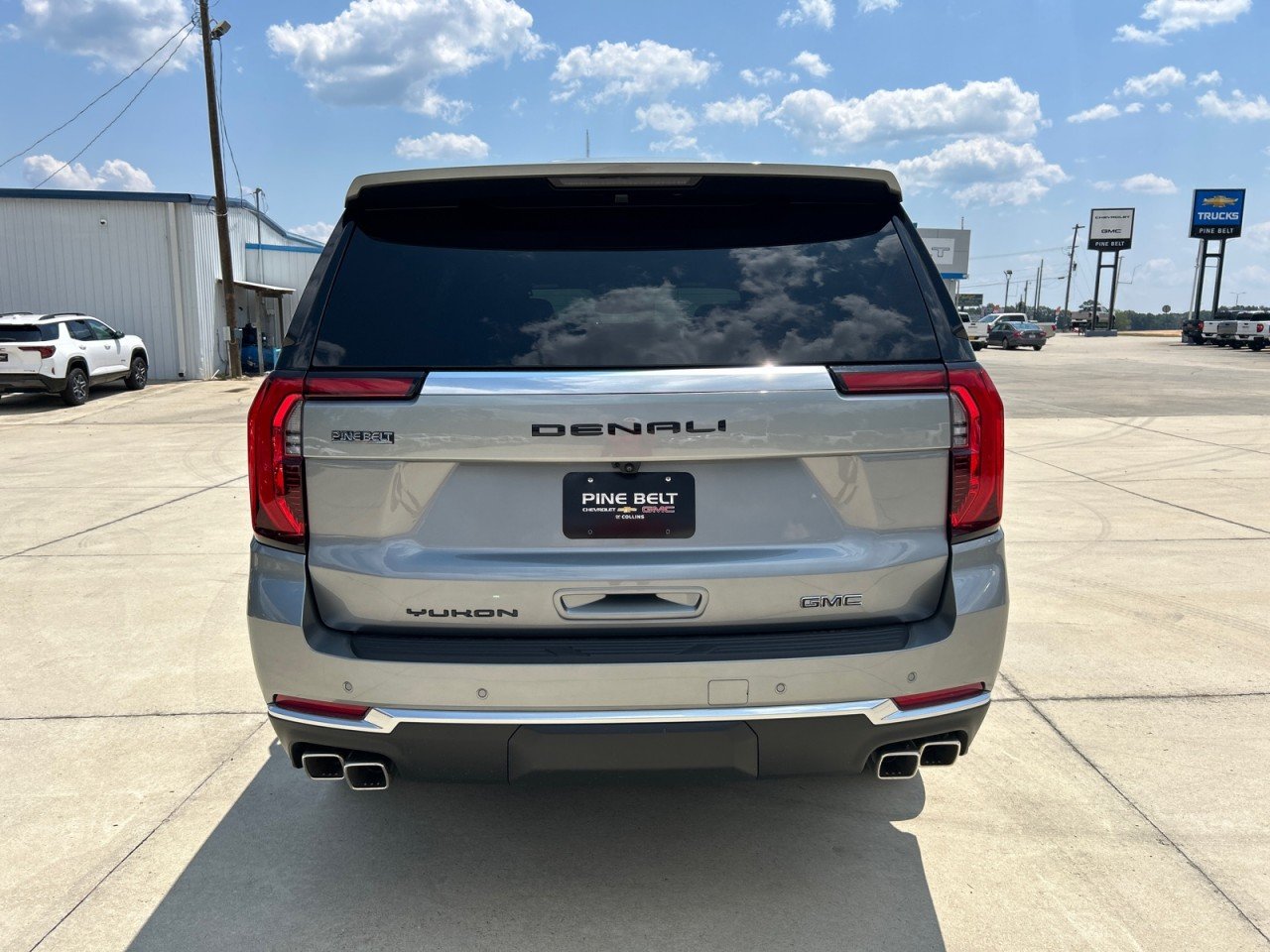 2026 GMC Yukon Denali - Photo 6