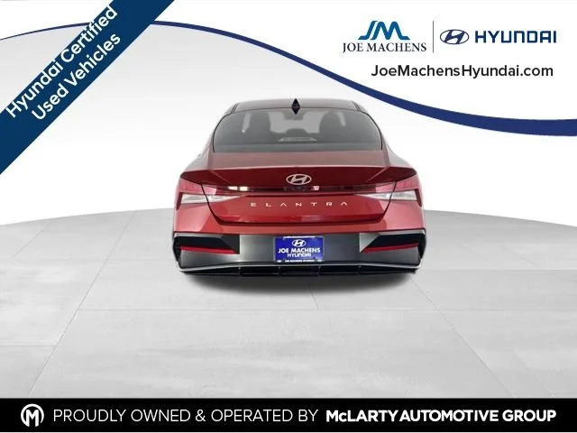 Used 2025 Red Hyundai SEL Convenience image 8