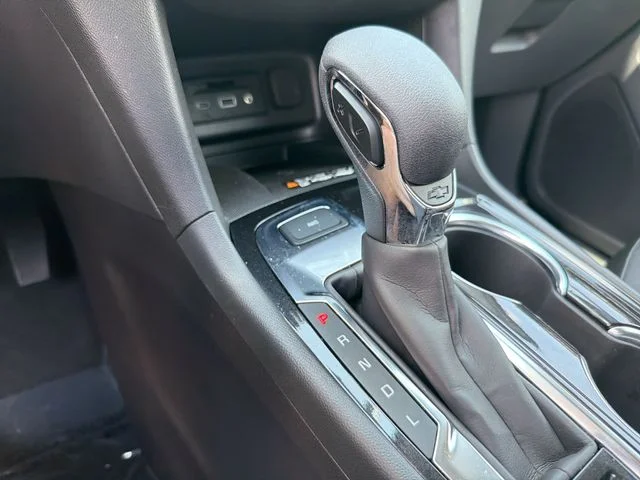 Used 2024 White Chevrolet Premier image 23