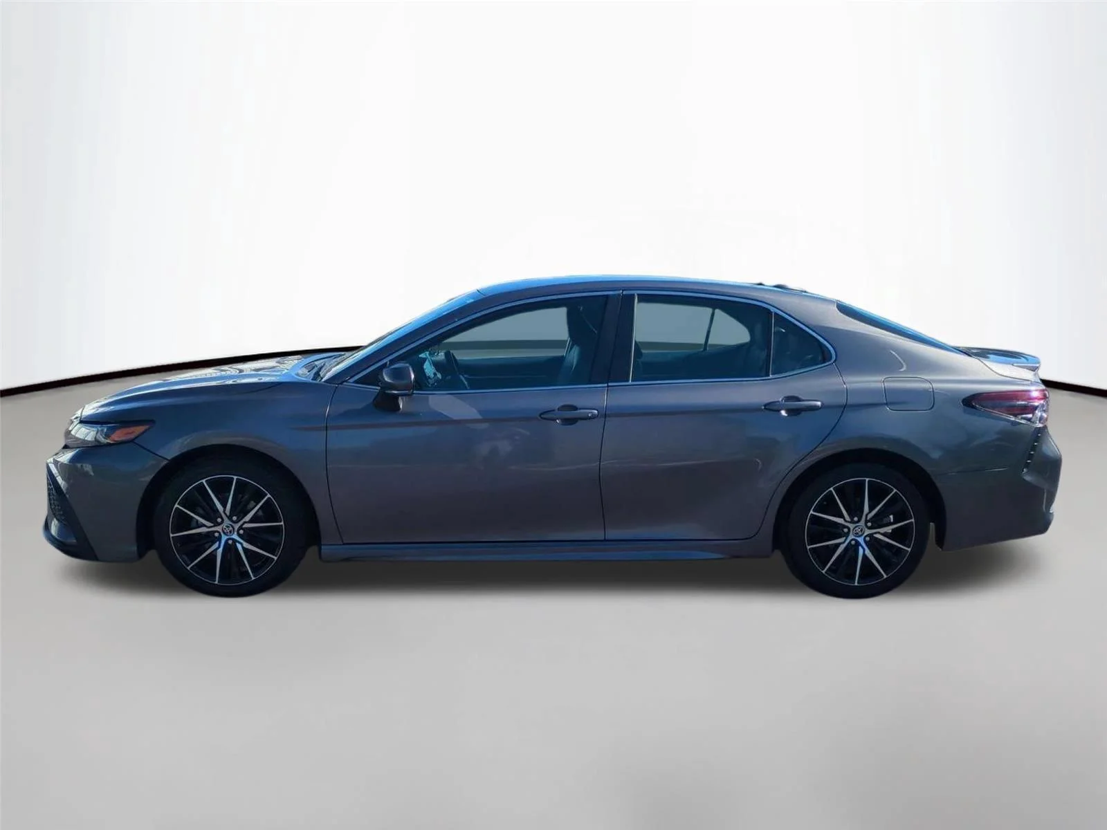 Used 2022 Predawn Gray Mica Toyota SE image 2