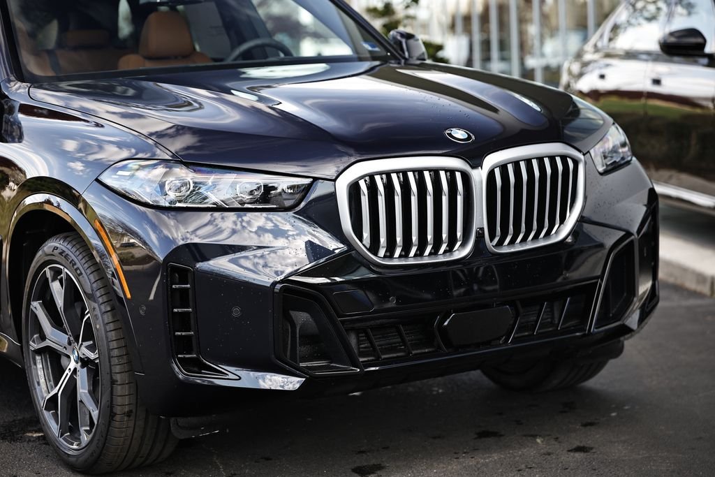 New 2026 Carbon Black BMW xDrive40i image 2