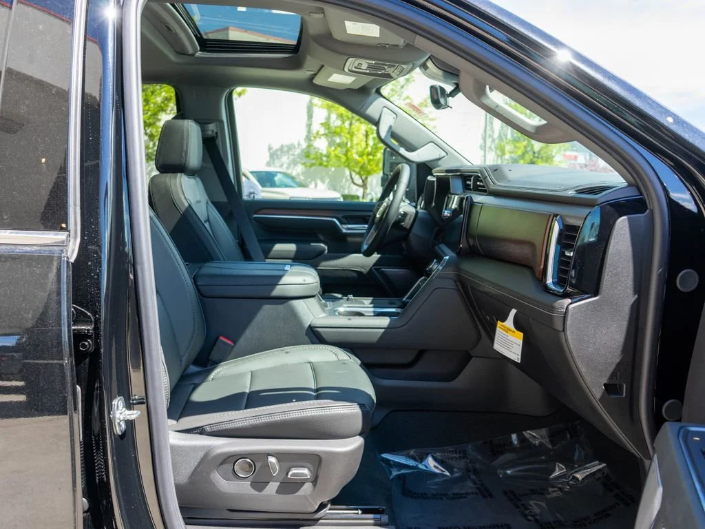 2026 GMC Sierra 3500HD Denali - Photo 10