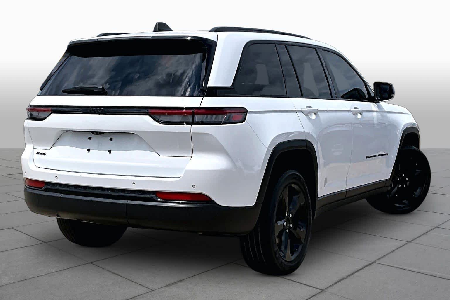 Used 2023 Bright White Clearcoat Jeep Altitude image 13