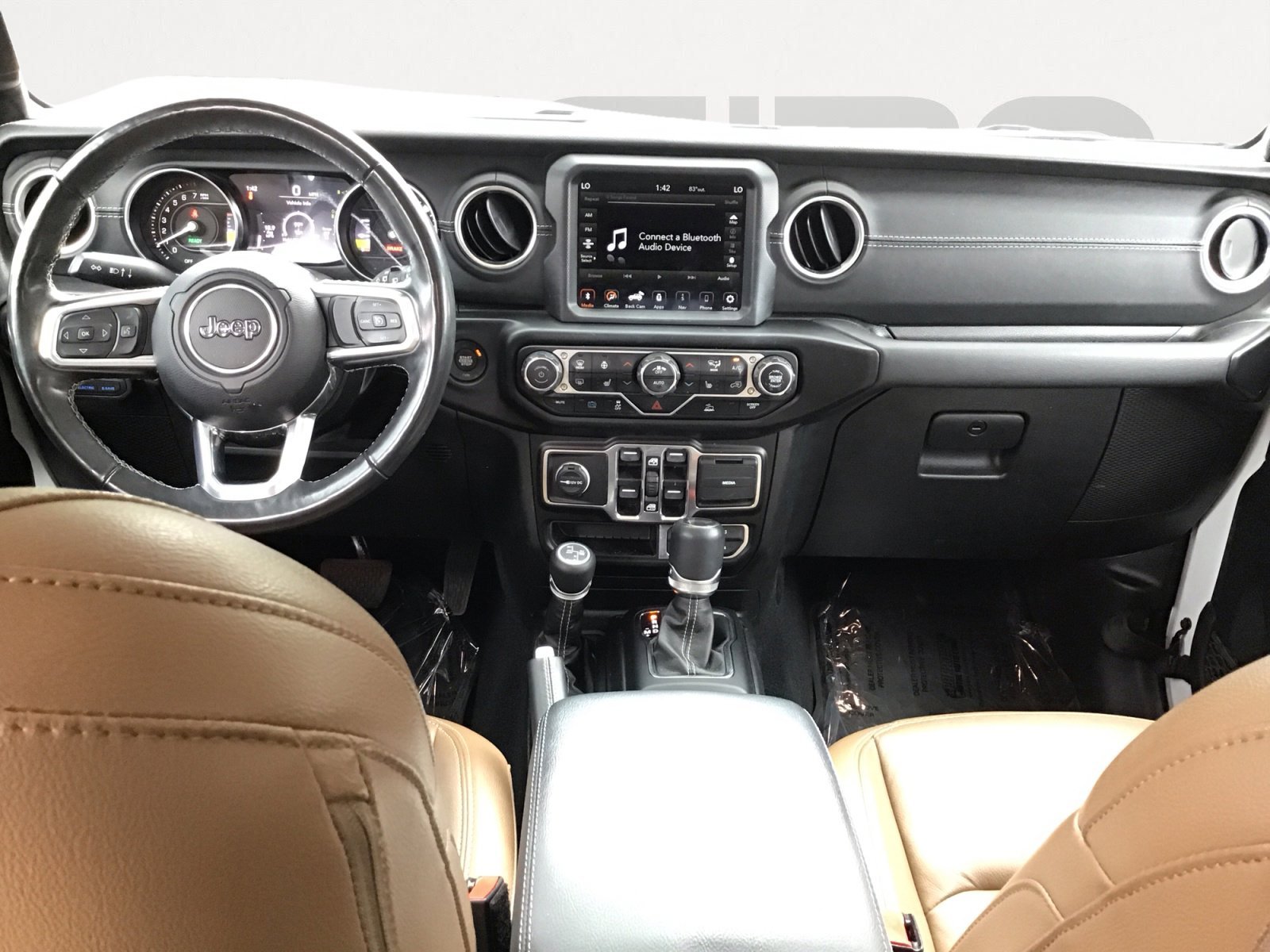 Used 2022 Bright White Clearcoat Jeep Unlimited Sahara image 3