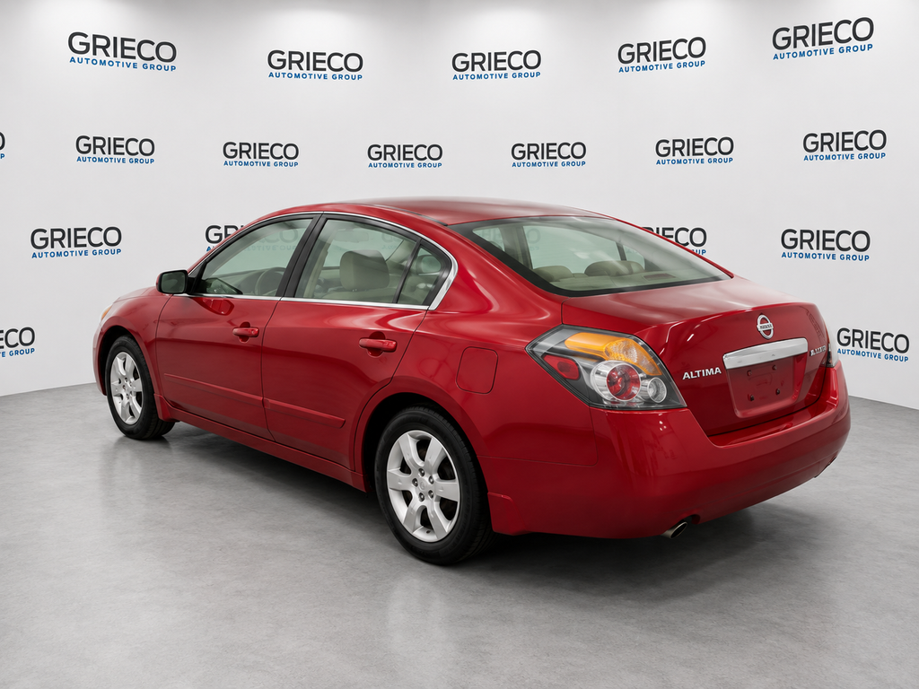 Used 2009 Red Nissan 2.5 S image 2