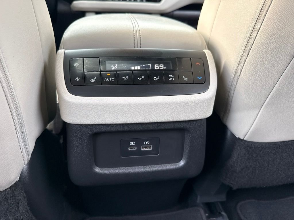 Used 2023 White Nissan SL image 27