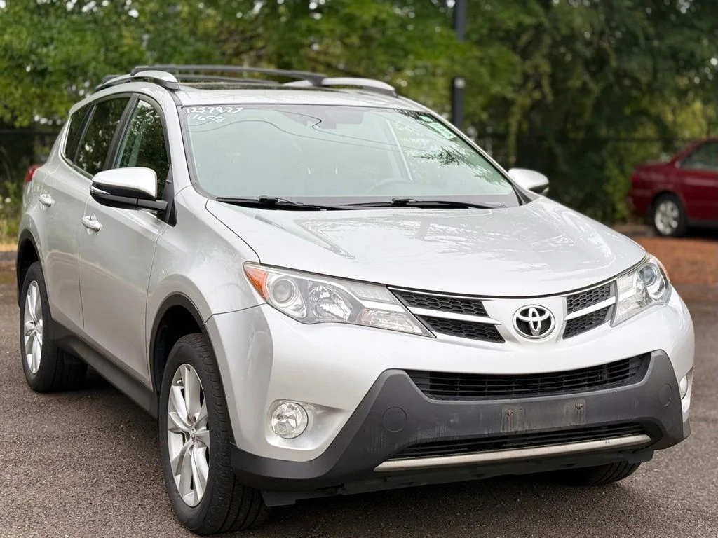 Used 2015 Silver Toyota Limited image 7