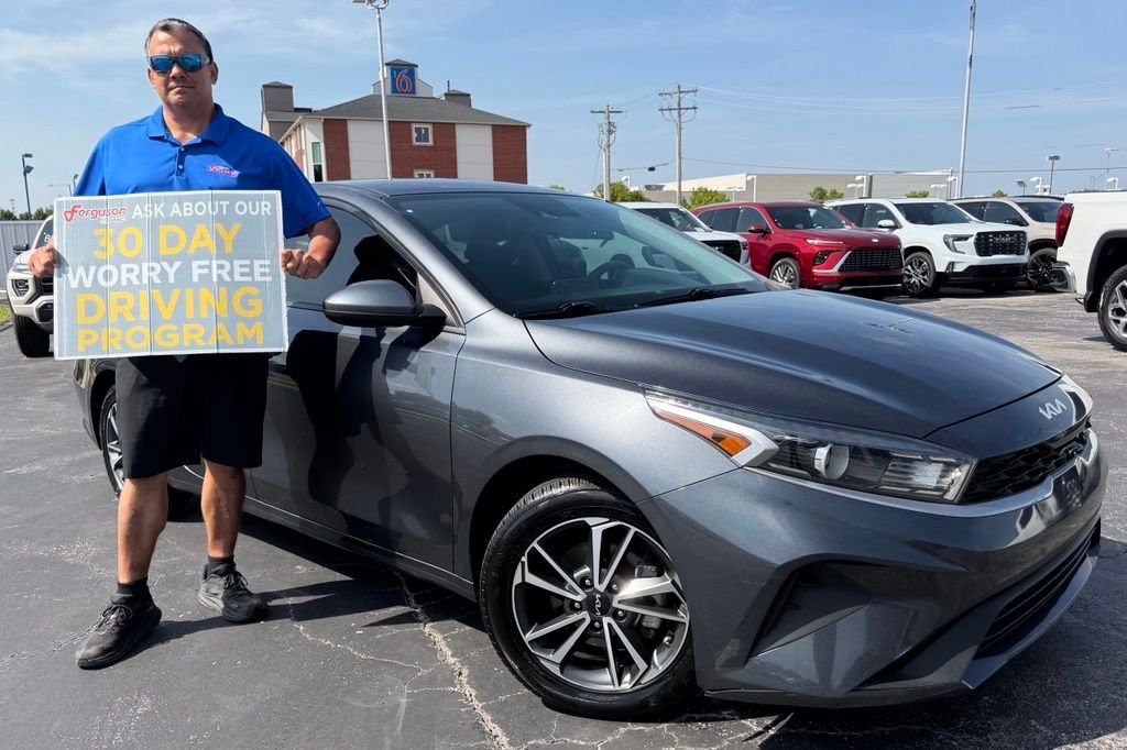 2022 Kia Forte LXS AT's photo
